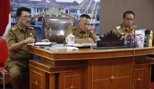 Dari Ruang Vicin Bupati Nanang Ermanto dan Sekdakab Hadiri Rakor Pengelolaan Sampah