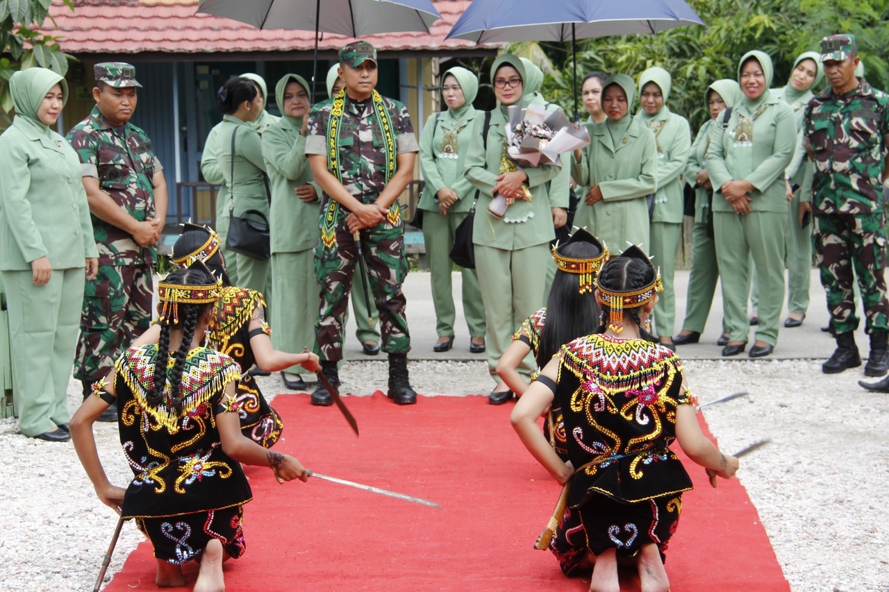 Dandim 0906/Kkr Beserta Ketua Persit KCK Sambangi Koramil Zona Hulu