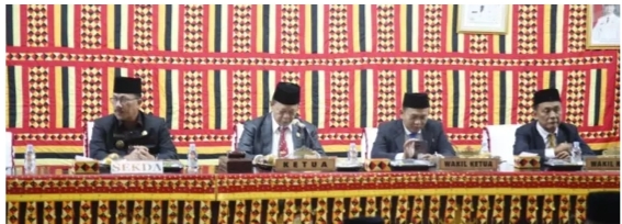 Sekda Lamsel Thamrin Hadiri Rapat Paripurna DPRD Dalam Rangka Peresmian Pengangkatan