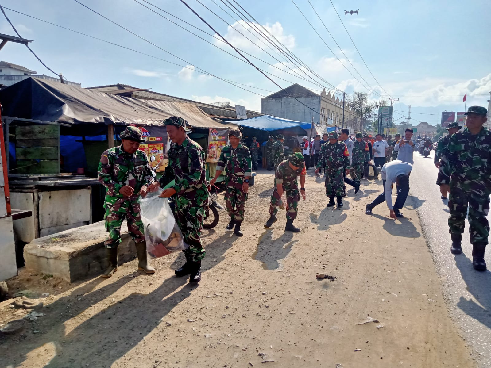 KODIM 0424/TGM Giat Karya Bakti TNI Dipasar Gadingrejo Pringsewu 