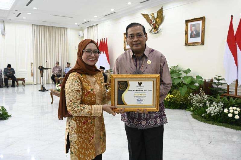 Pemdaprov Jabar Raih Predikat Informatif di Anugerah Keterbukaan Informasi Publik 2023