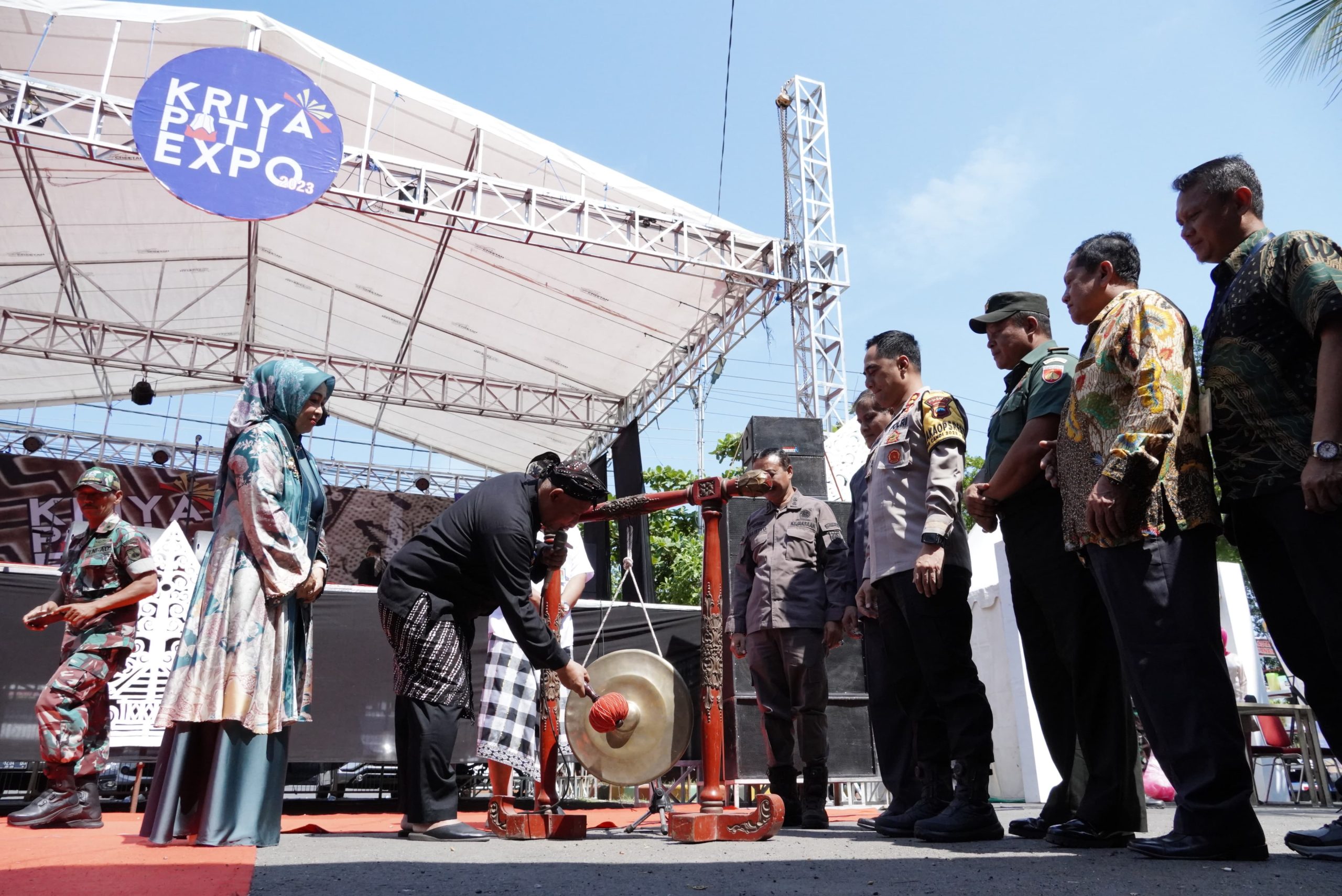 Wujuk Komitmen Pamerkan Potensi Kriya Lokal
