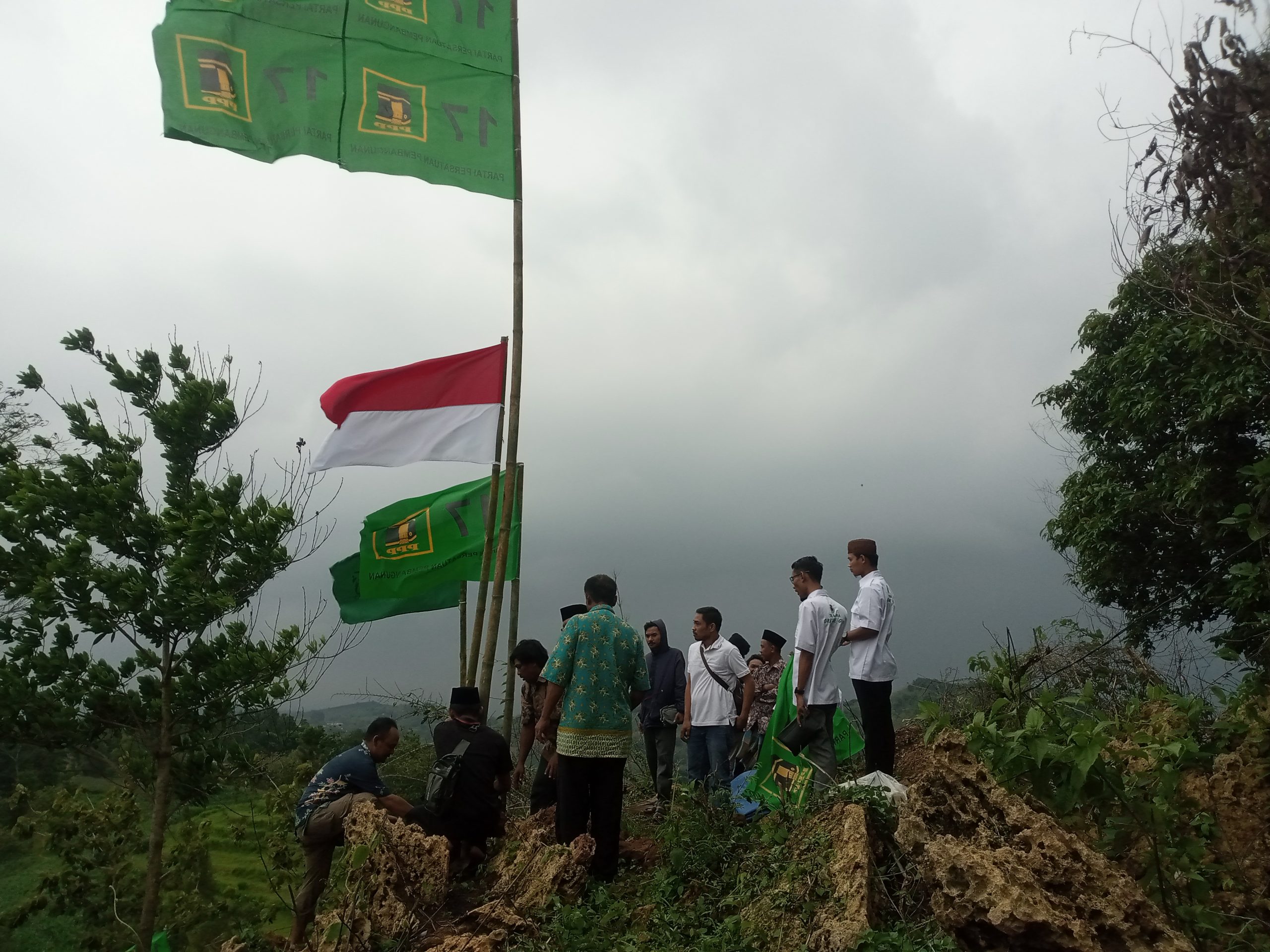 Peringatan Harlah Partai PPP ke-51 Dilaksanakan di Puncak Bukit Bicak Todanan 