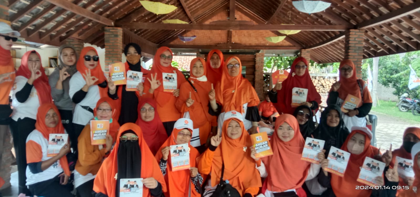 Flashmob Serentak, PKS: Pangan Murah, Kerja Gampang, Sehat Mudah.