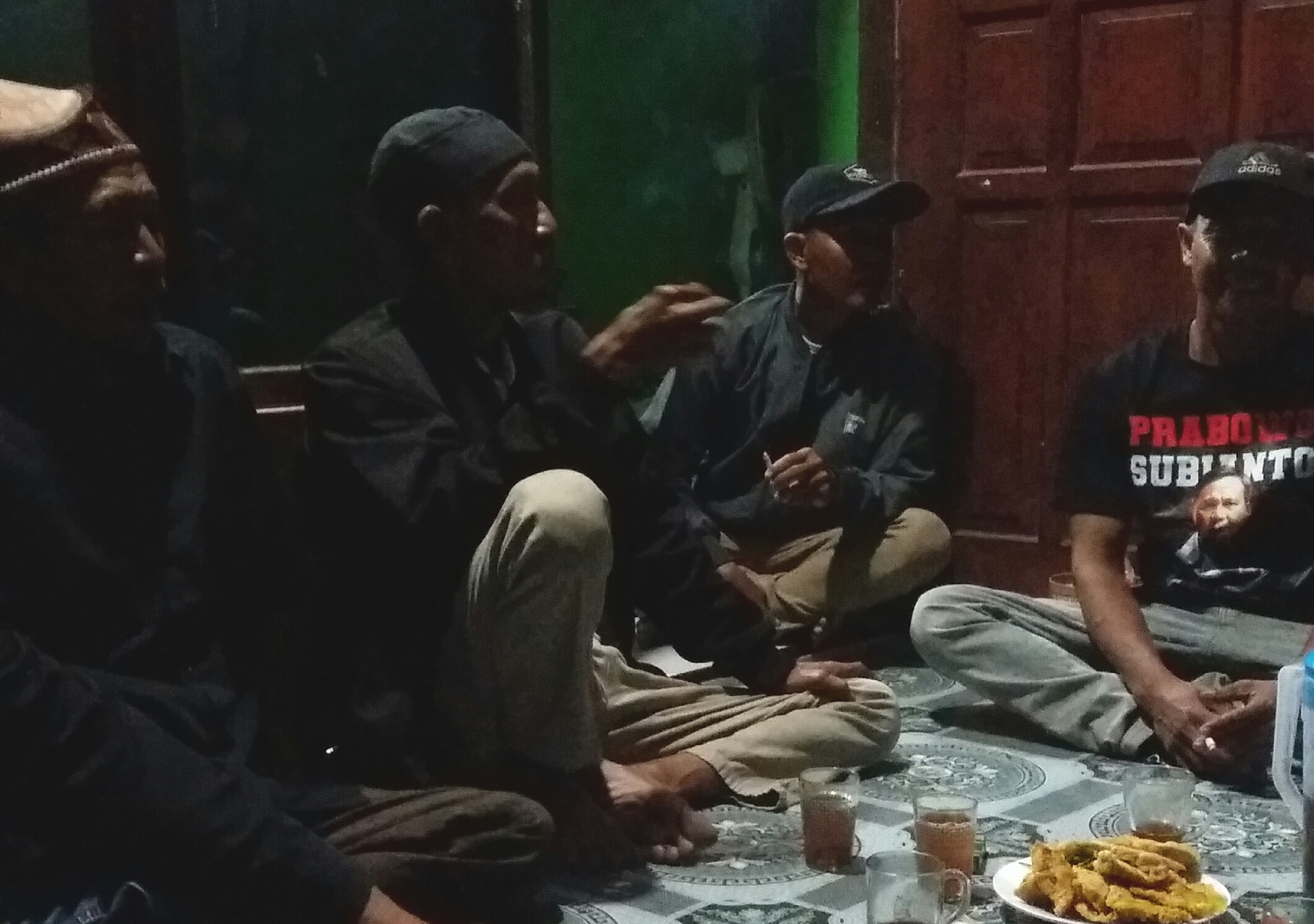 Kandang Banteng Mulai Digerus, Warga Sidomulyo Gelar Sarasehan di Posko Bolone Mase Bersama GRIB Jaya Solo