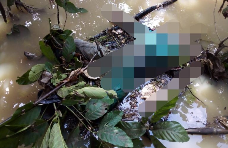 Mayat Perempuan Ditemukan Mengambang di Tumpukan Sampah Sungai Ciranggon