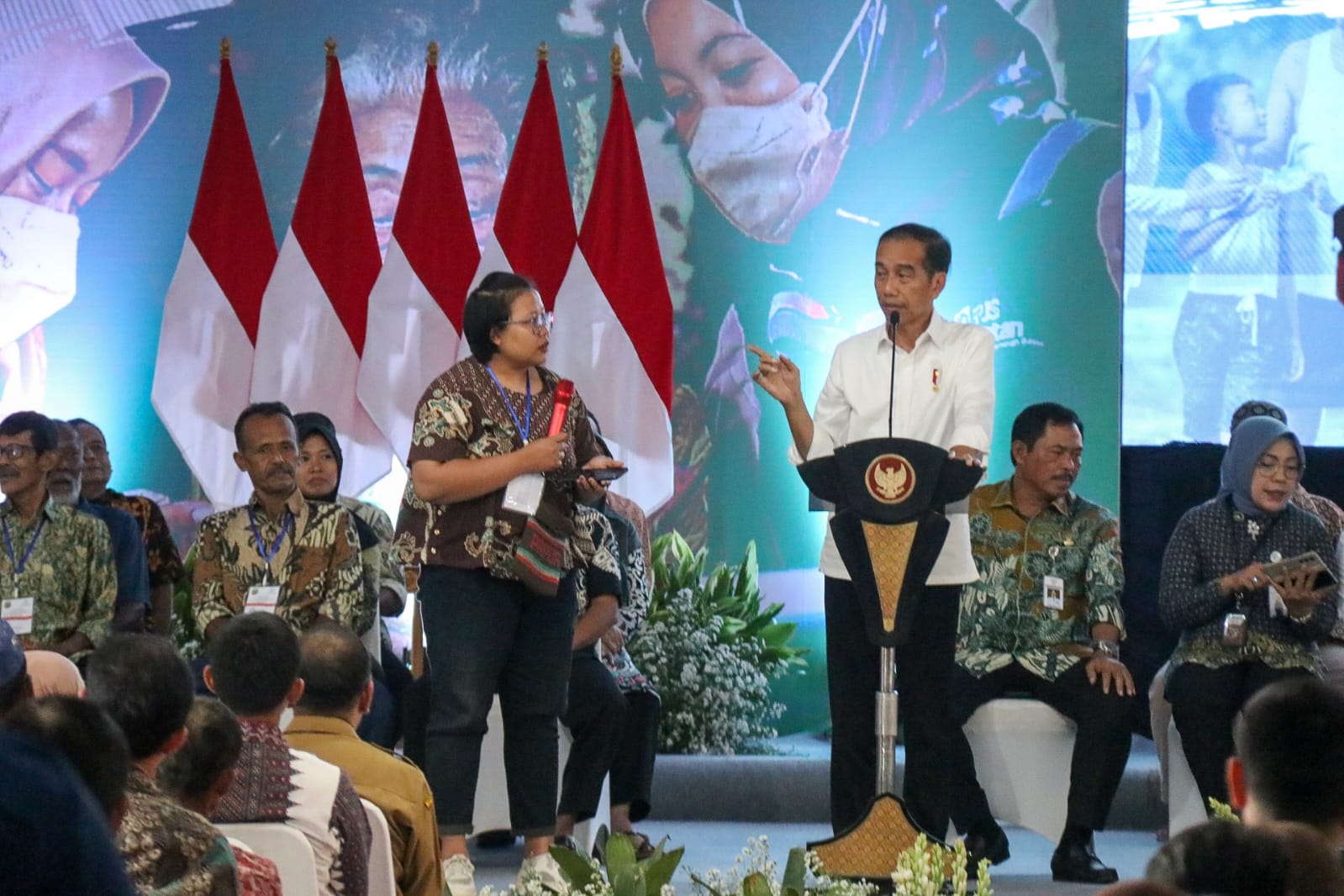 Masyarakat Blora Bercerita Soal KIS di Hadapan Presiden Jokowi 