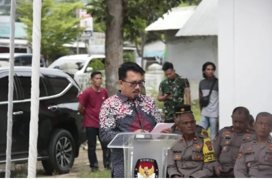 Sekdakab Lamsel Thamrin Hadiri Pelepasan Logistik Pemilu 2024
