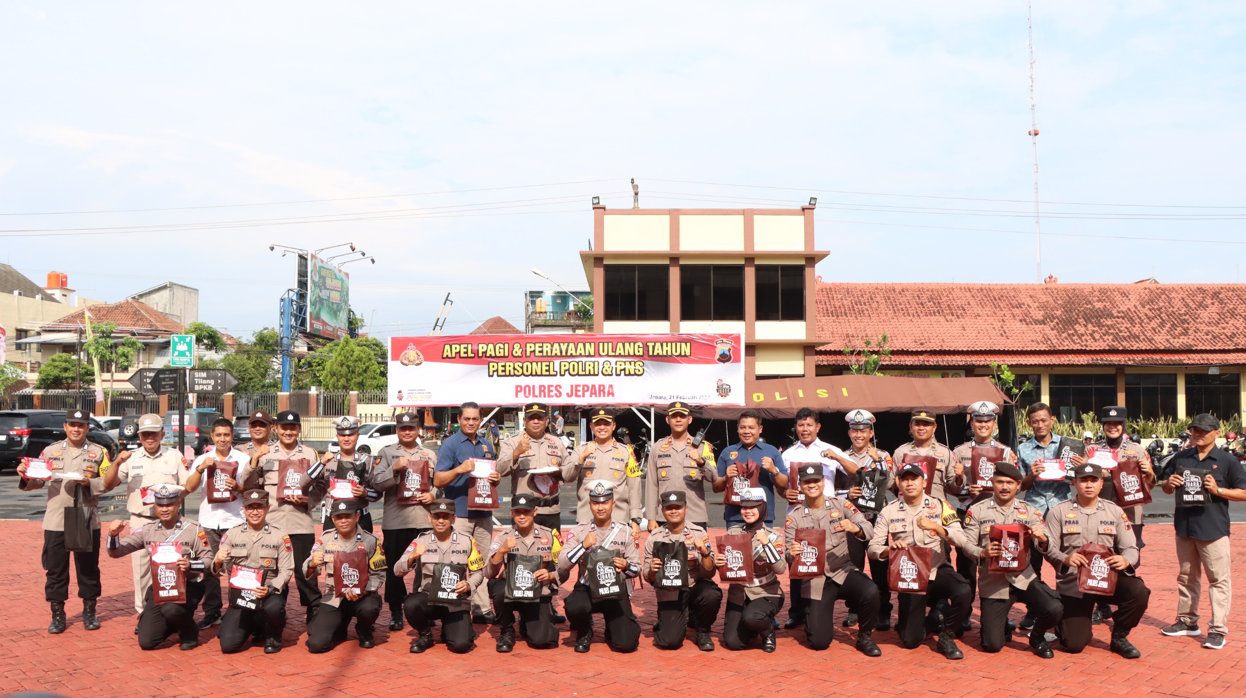Baru Pertama !!! Kapolres Jepara Rayakan Ulang Tahun Setiap Bulan ke Para Personil