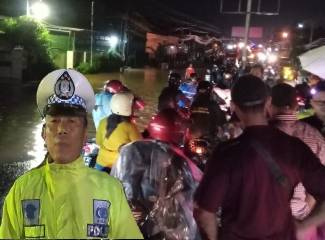 Tergenang Air Arus Lalulintas di Jalinsum KM 15 Natar Putus Total