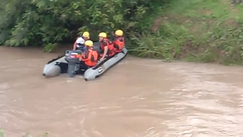 Warga Trimomukti Terseret Arus Saat Mandi di Sungai Way Kalang Desa Sidoasri