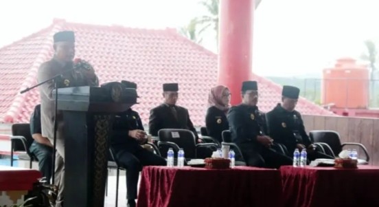 Bupati Nanang Ermanto Lantik Enam Pejabat Eselon II Hasil Selter JPTP Tahun 2024