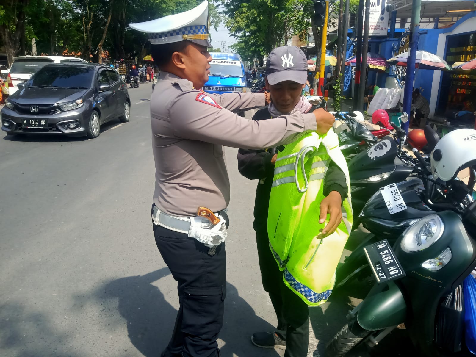 Program Operasi Kepolisian, AKP Rukimin SH sebut Juru Parkir Terima Kopi dan Rompi