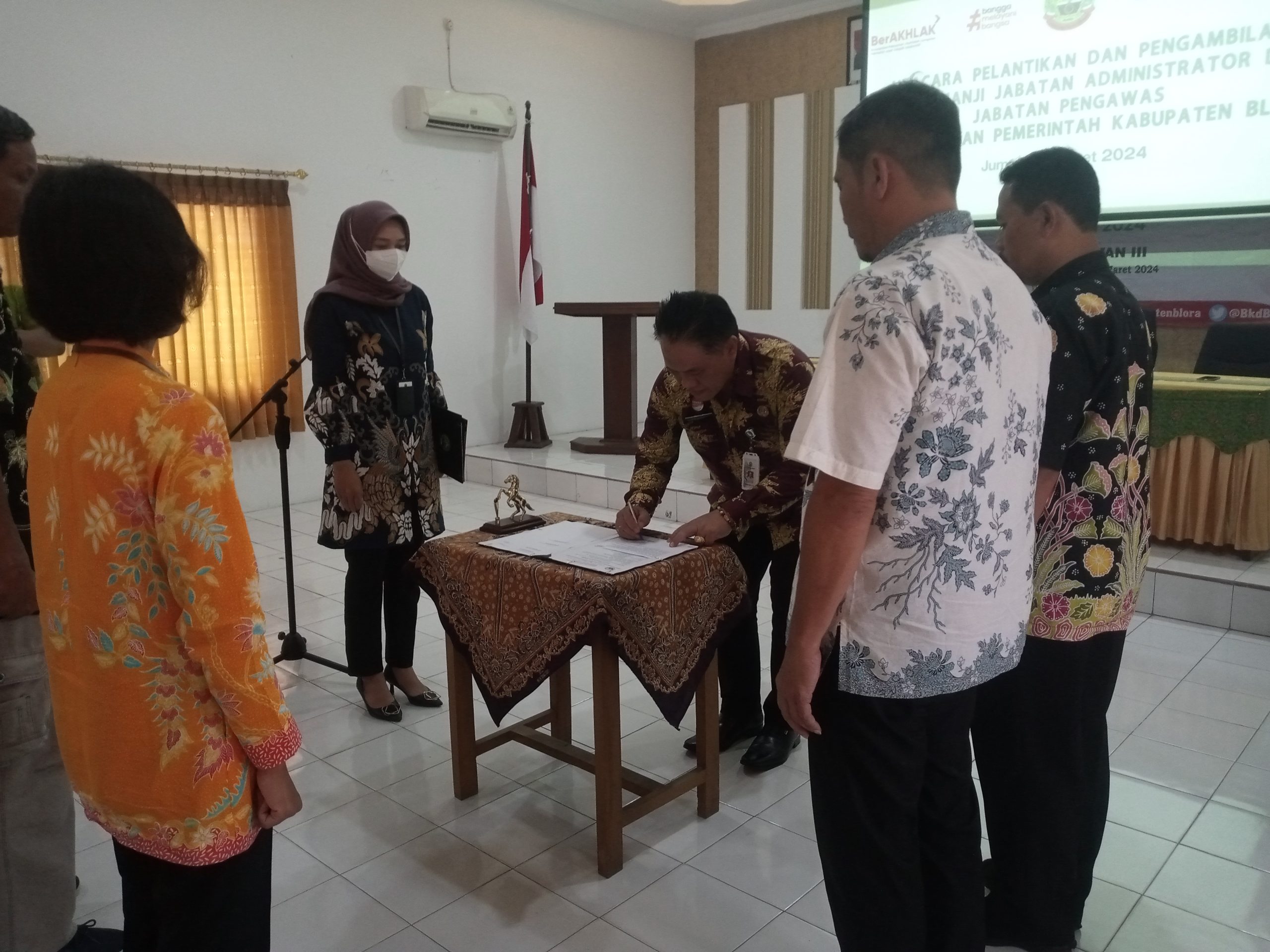Pelantikan Pejabat Eselon III dan IV di Lingkungan Pemkab Blora 