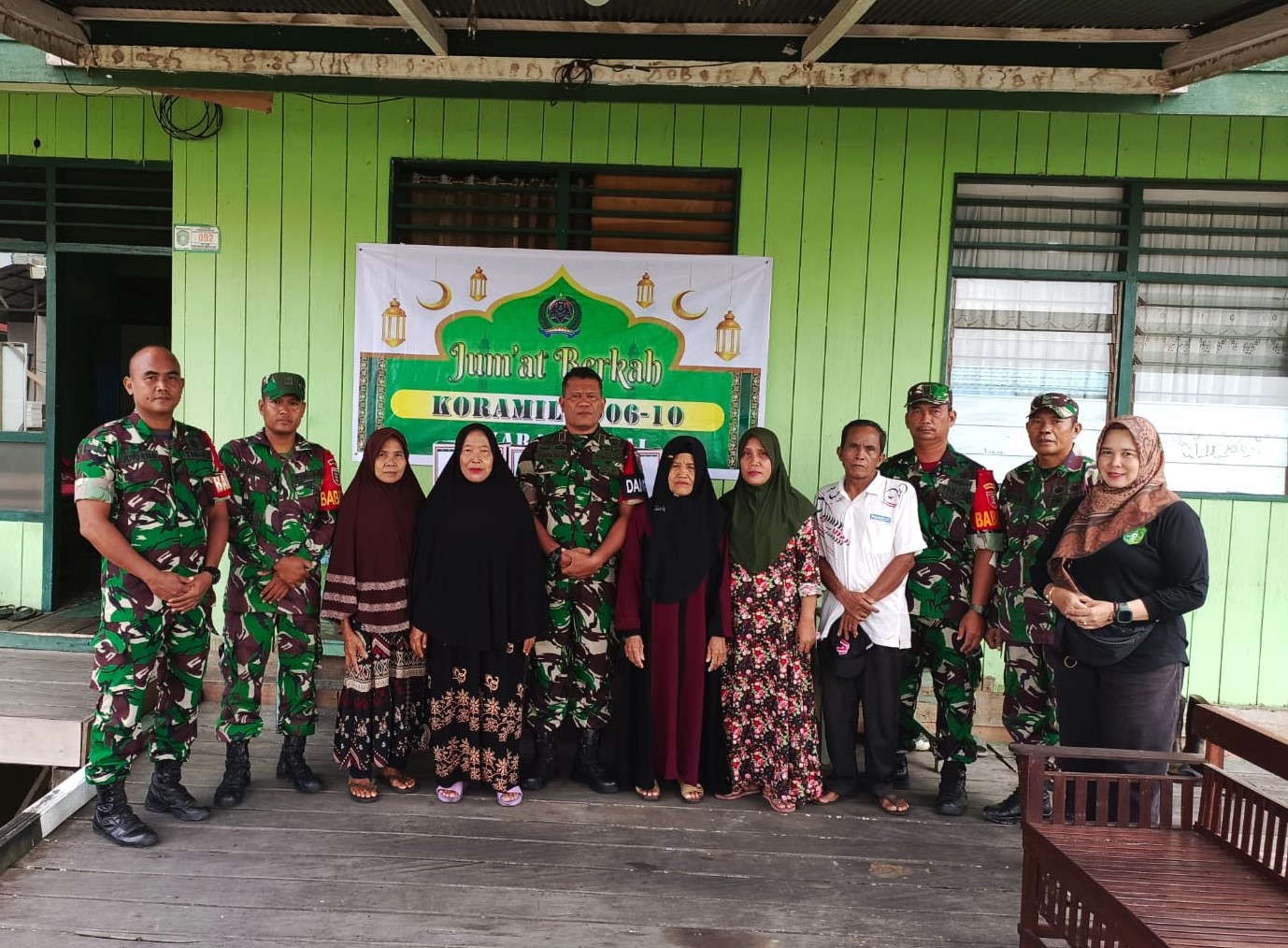 Koramil Muara Muntai Salurkan Bantuan Melalui Kegiatan Jumat Berkah