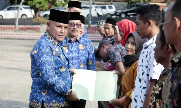 Pesan Bupati Nanang Kepada Penerima Sertifikat