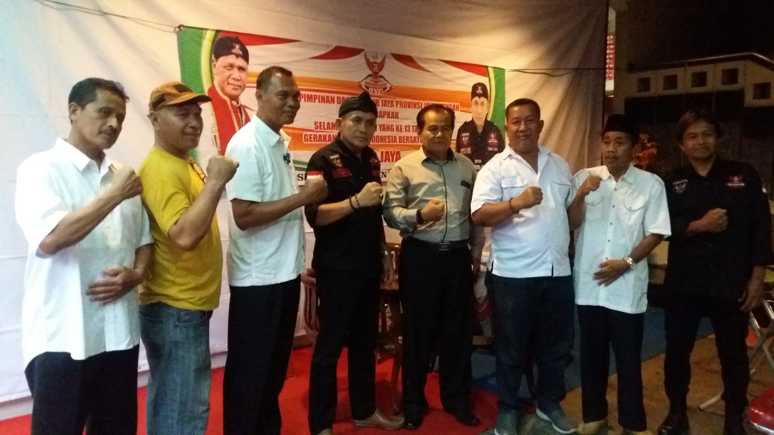 SATU KOMANDO, Ketua DPD GRIB Jateng Serahkan 7 SK DPC Kabupaten/Kota se Soloraya
