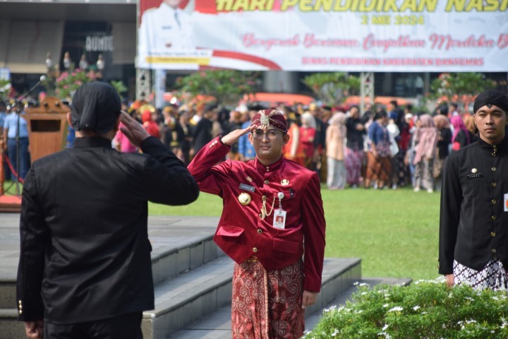 Upacara Hardiknas 2024 Banyumas Usung Semangat Merdeka Belajar