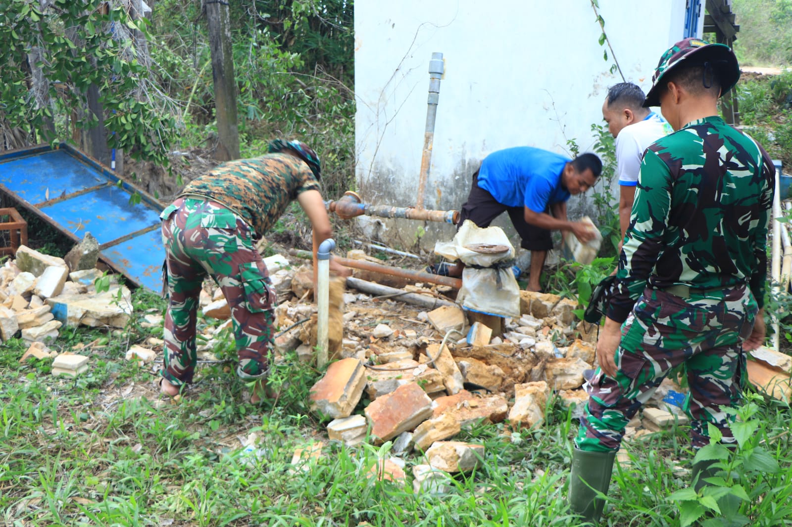 Atasi Kesulitan Rakyat, TNI Bangun Sumur Bor Di Lokasi TMMD Ke- 120 Kodim 0908/Bontang