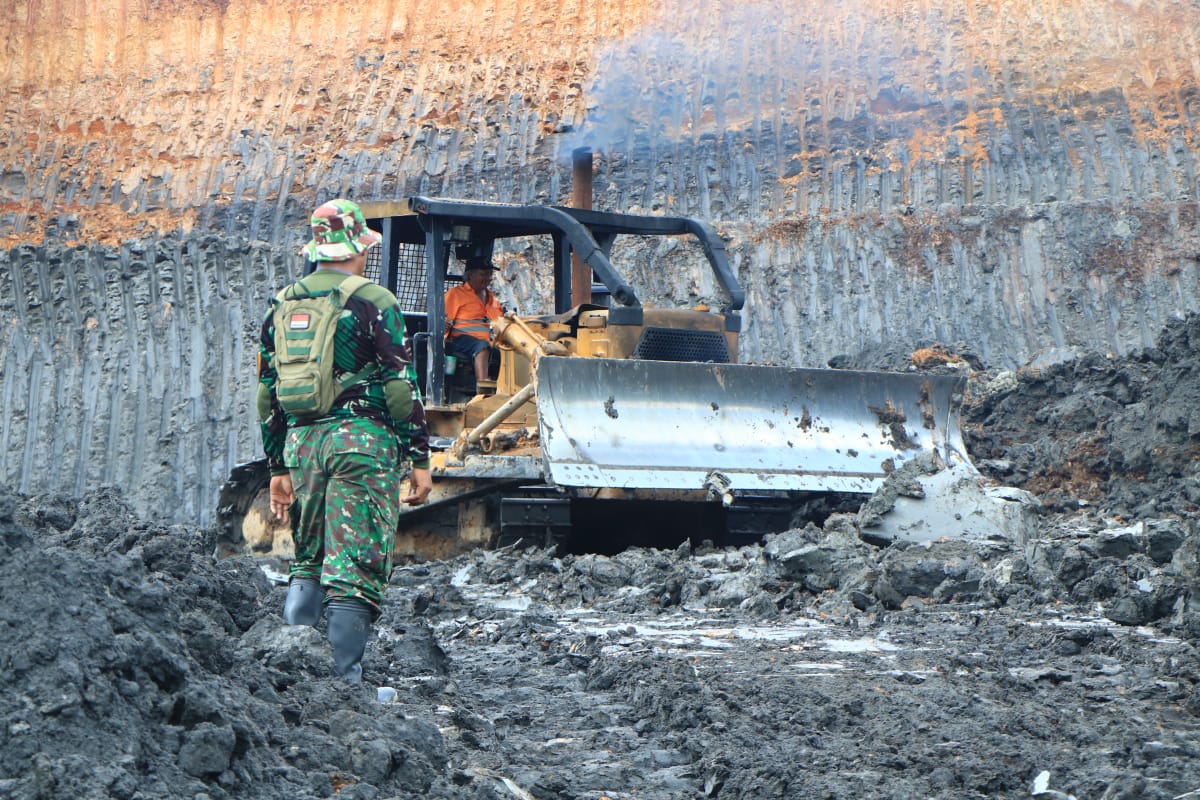 Operator Alat Berat Senang Bisa Bergabung dengan Satgas TMMD Ke- 120 Kodim 0908/Bontang