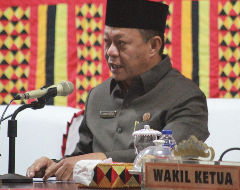 Hendri Rosyadi Pimpin Jalannya Rapat Paripurna Rekomendasi DPRD Tentang LKPJ Bupati Ta-2023