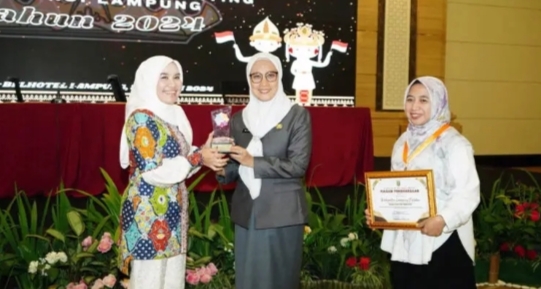 Pemkab Lamsel Raih Penghargaan Percepatan Penurunan Stunting