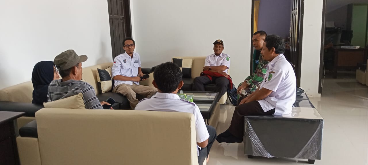 Melalui Komsos Babinsa Sampaikan Kebersihan Lingkungan Tanggung Jawab Bersama