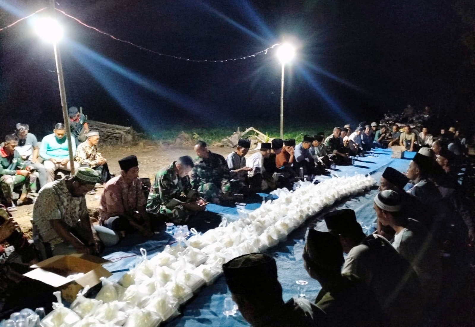 Wujud Syukur Warga Gelar Syukuran di Pembangunan Jalan Onderlagh