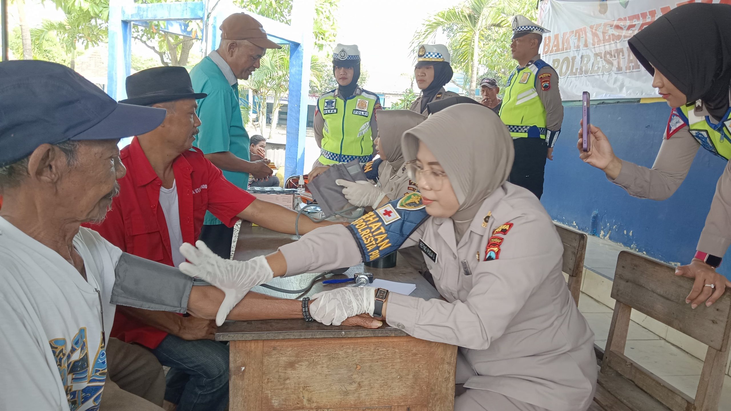 Pemeriksaan Kesehatan Rutin Bagi Pengemudi dan Pekerja Terminal di Pati