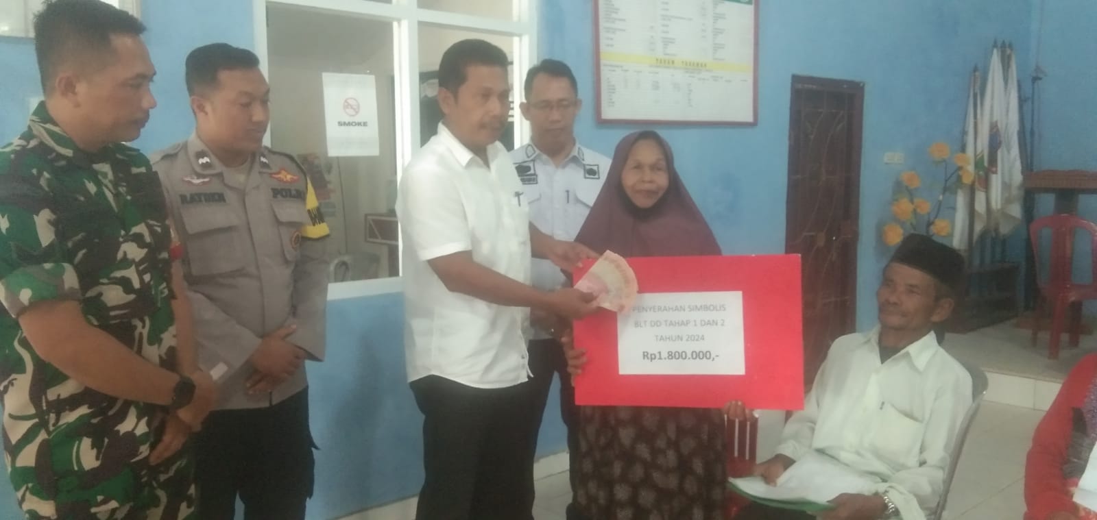 Pemdes Marga Agung Salurkan BLT DD Ta-2024 Untuk 12 KPM