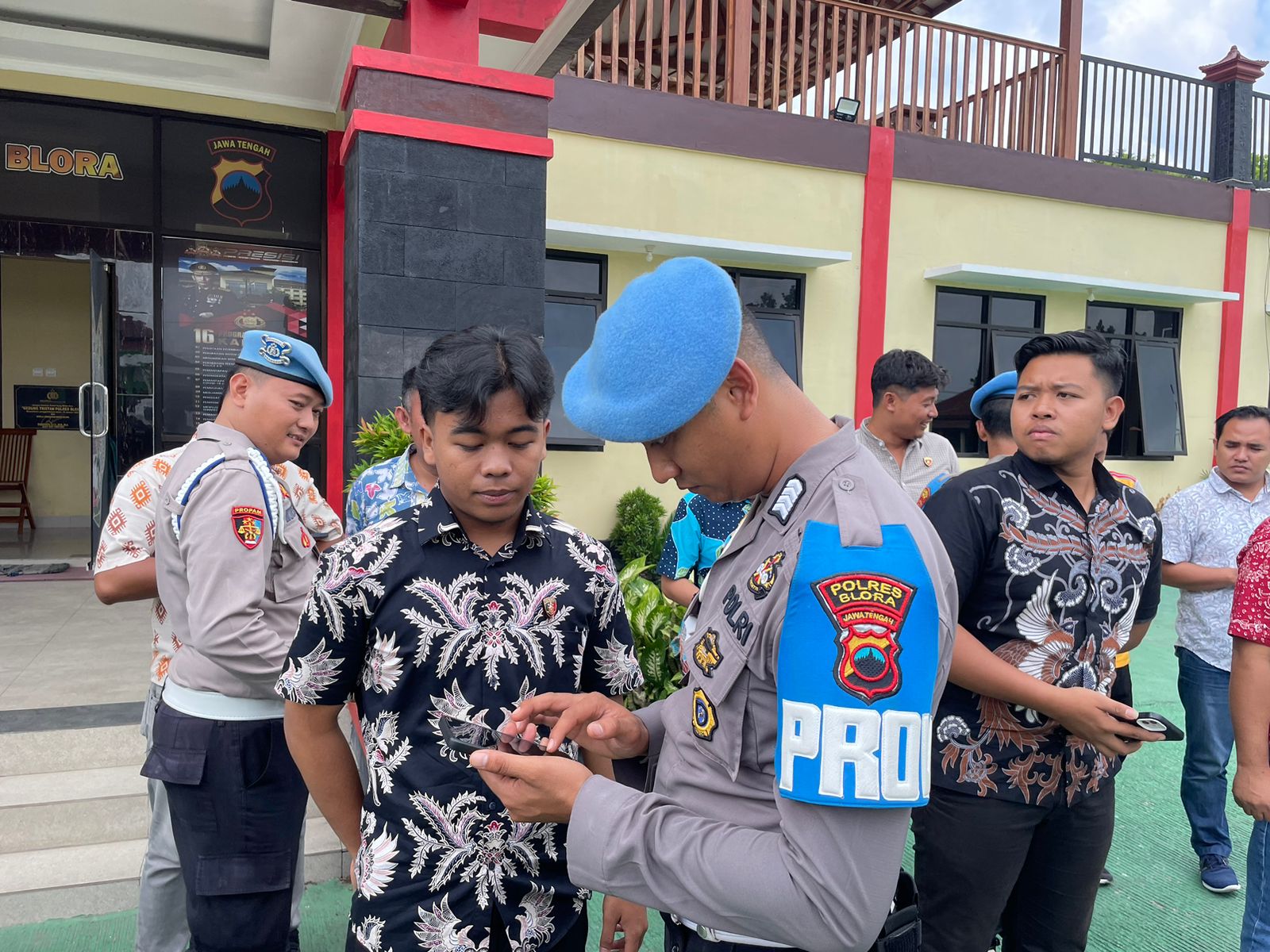 Wakapolres Blora Ingatkan Anggota Agar Tidak Bermain Handphone Saat Bertugas