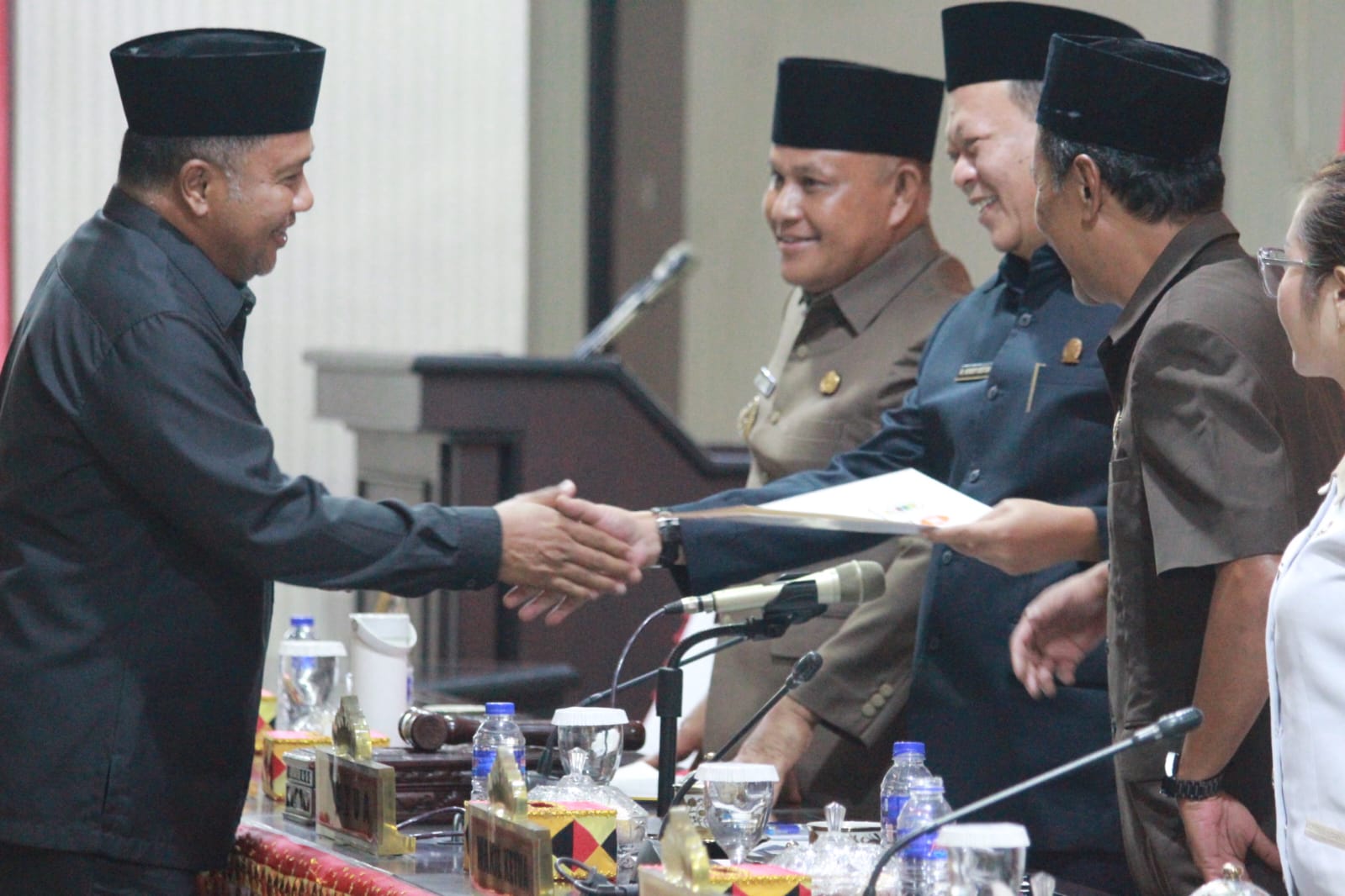 Rapat Paripurna DPRD Lamsel Dengan Agenda Pengambilan Keputusan Ranperda Pertanggungjawaban Pelaksanaan APBD 2023
