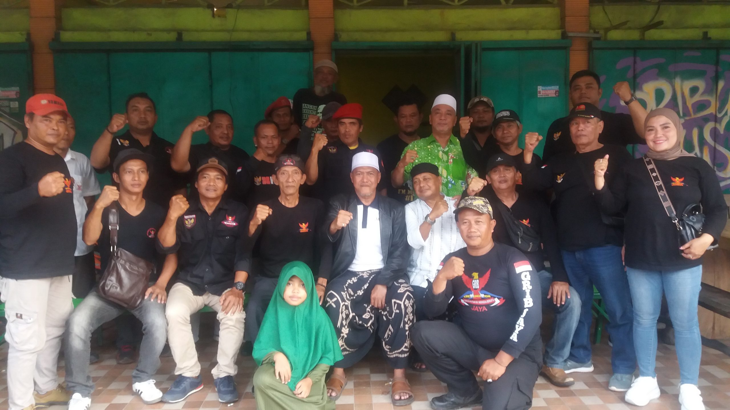 Pengurus DPC GRIB Solo Silahturahmi ke Kediaman Abah Ali, Jelang Pilkada Ajak Masyarakat Jaga Kondisifitas