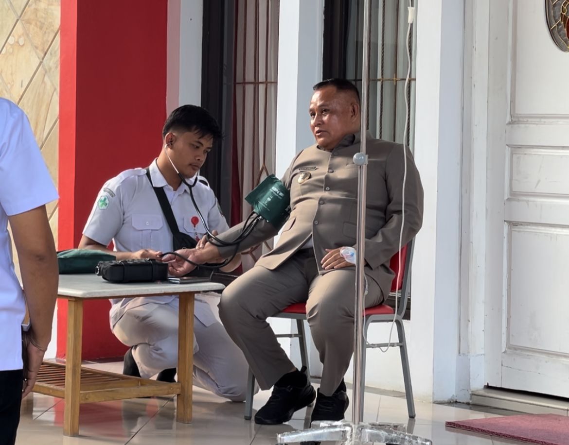 Luar Biasa Dalam Kondisi Kurang Sehat Bupati Nanang Tetap Layani Masyarakat