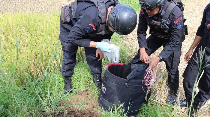 Ledakkan Granat Jenis Uzo Di Bumi Lakipadada, Tim Jibom Polda Sulsel di Back Up Polres Tator
