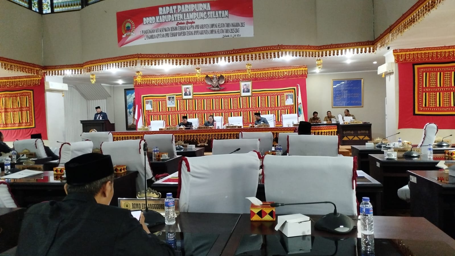 Paripurna DPRD Barsama Pemkab Lamsel Tandatangani Nota Kesepakatan KUA-PPAS Ta-2025