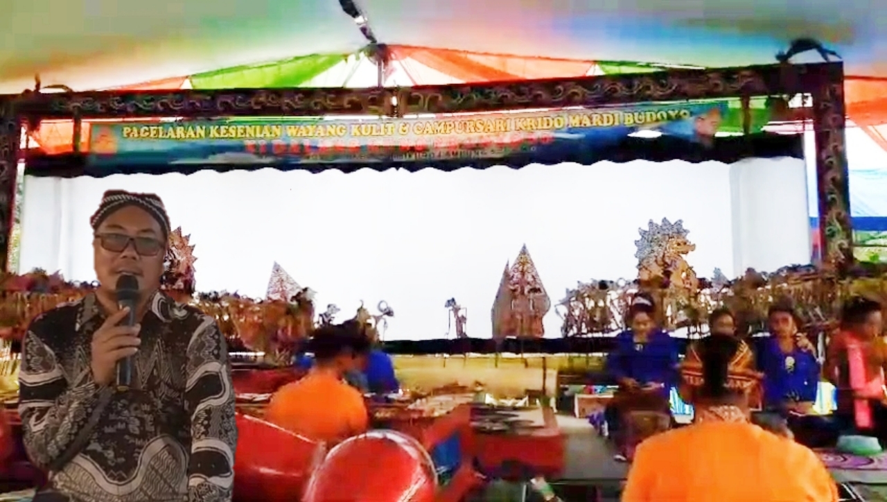 Pertahankan Tradisi Ruwat Desa, Pemdesa Rawa Selapan Gelar Wayang Kulit