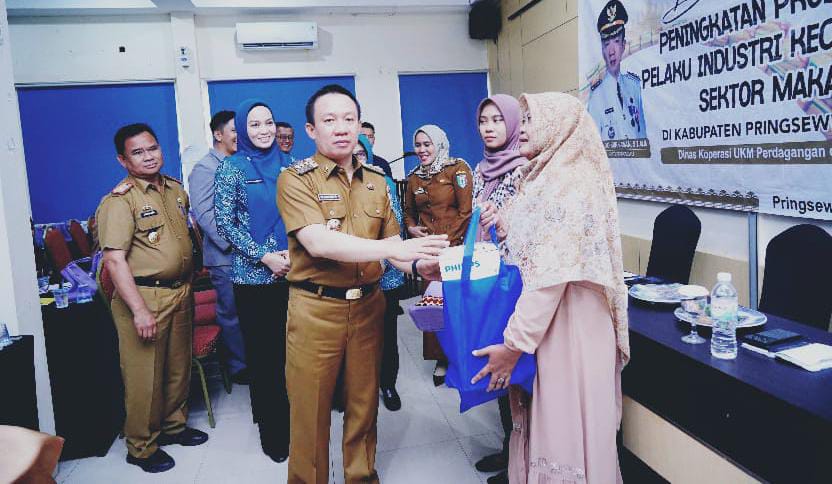Penjabat Bupati Pringsewu Harapkan Pelaku IKM Manfaatkan Teknologi Untuk Pasarkan Produk