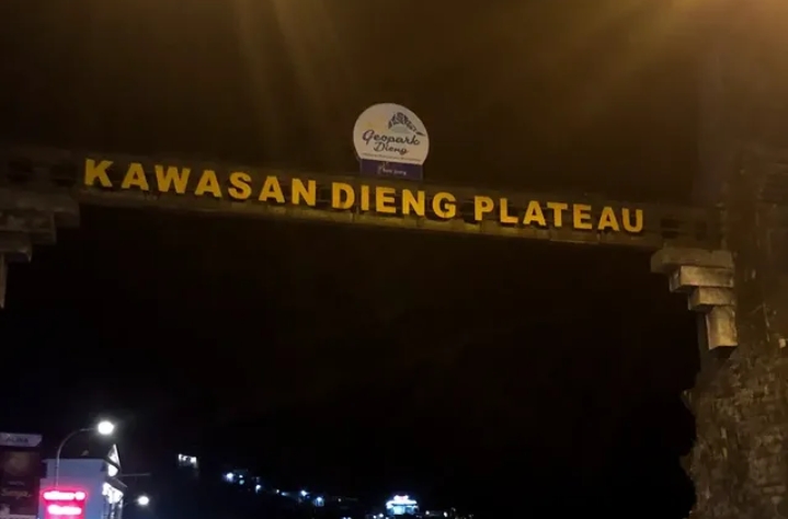 Dieng Plateau: Negeri di Atas Awan yang Memikat Wisatawan