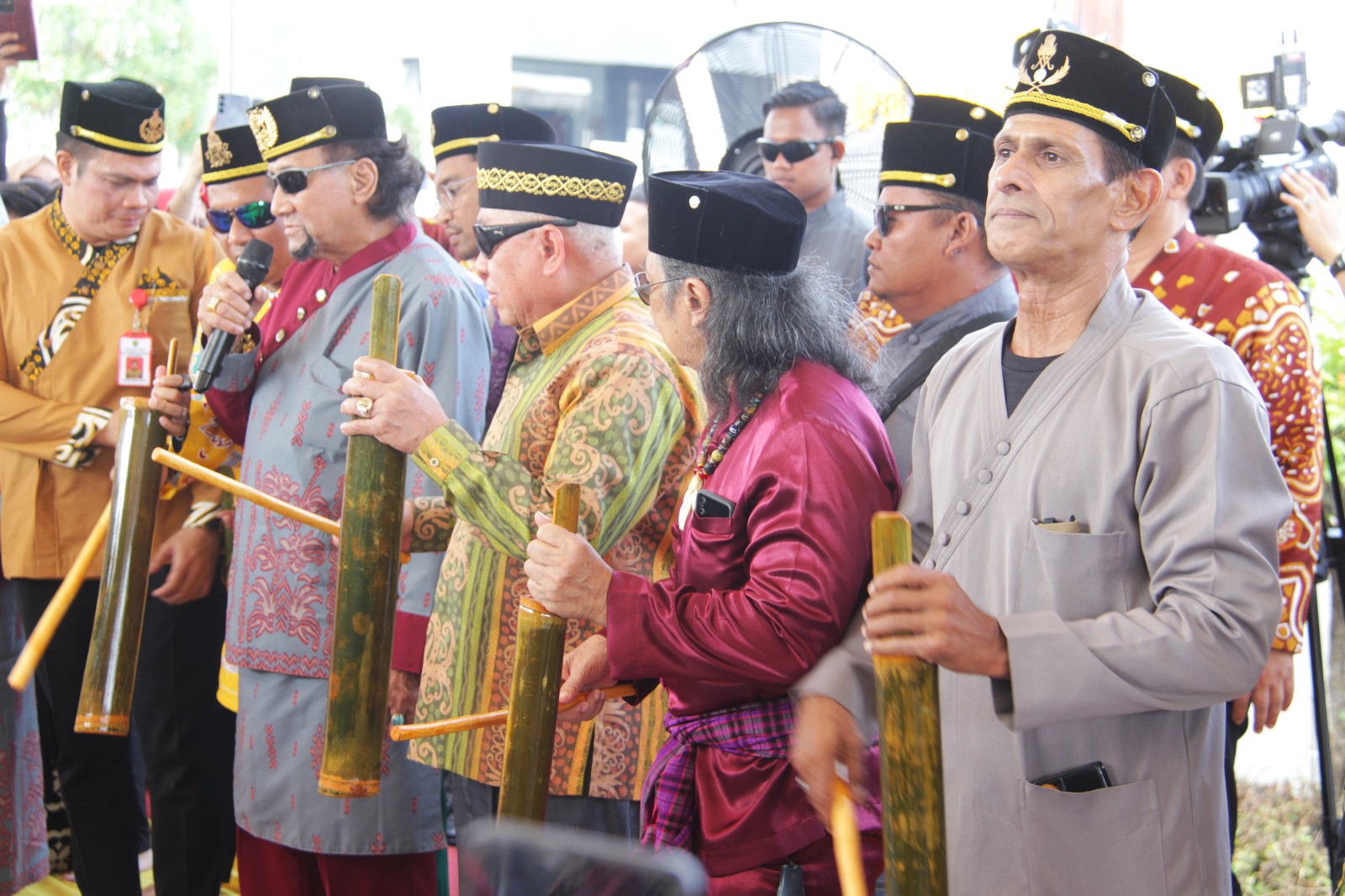 Dandim 0906/Kkr Hadiri Acara Tradisi Beseprah Yang Penuh Dengan makna Kebersamaan