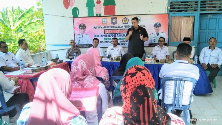 Wakil Ketua DPRD Lamsel, Merik Hadiri MusrenbangDes Tanjung Gading