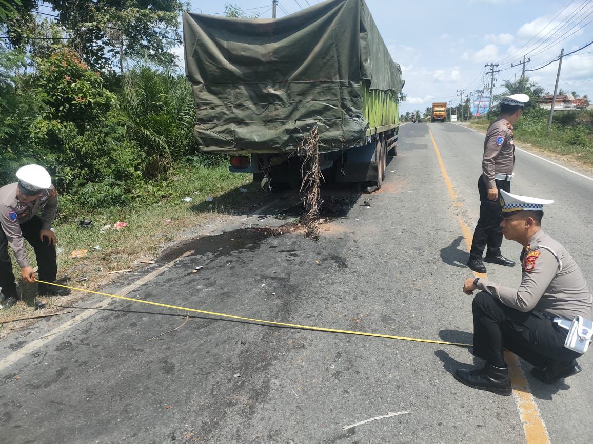 Avanza Hantam Fuso di Tubaba, 3 Orang Meninggal