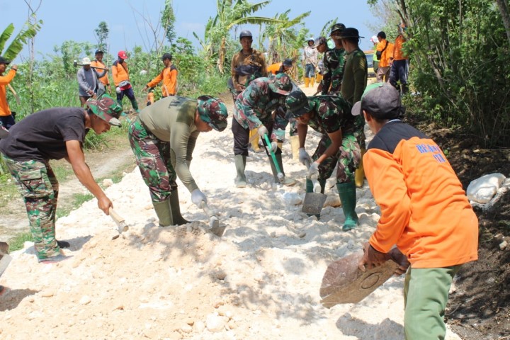 TMMD ke-122, Impian Warga Sidomulyo untuk Jalan Mulus Segera Terwujud