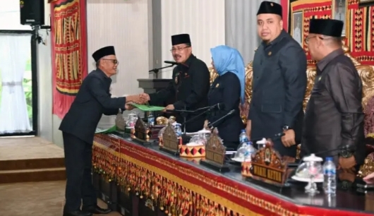 DPRD Lamsel Gelar Rapat Paripurna Penyampaian Ranperda Tentang Pemberian Insentif dan Kebijakan Investasi.