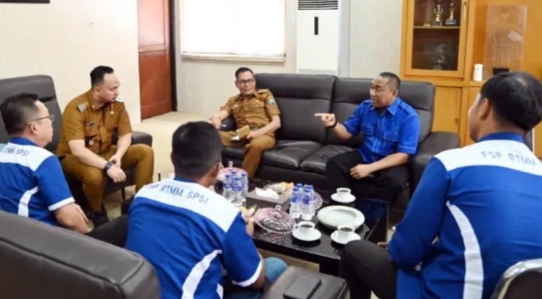 Plt Bupati Lamsel, Pandu Terima Kunjungan DPC KSPSI