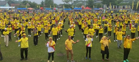 Semarak HUT Ke-60 Partai Golkar, DPD Golkar Lamsel Gelar Senam Masal