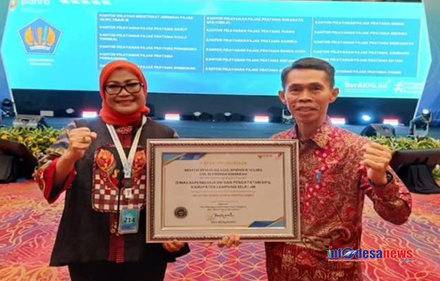 Disdukcapil Lamsel, Terima Penghargaan Bersekala Nasional dari Kemen PAN-RB