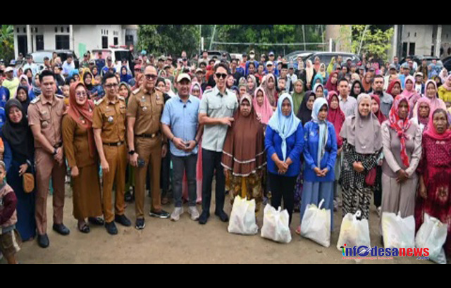 Sekdakab Lamsel, Intji, Dampingi Bupati Terpilih Radityo Egi Berikan Bantuan Untuk Korban Banjir