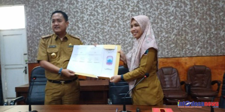 Thoma Amirico,S.STP.MH, Secara Resmi Serahkan Tugas dan Tanggung Jawab Kepada Sekretaris DPRD Yang Baru