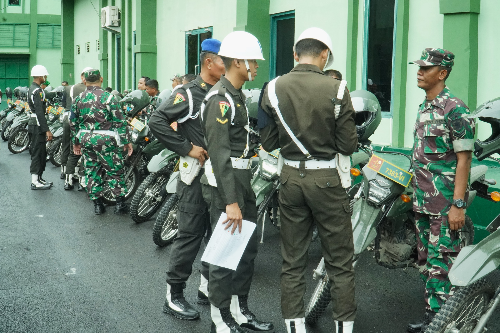 Cegah Pelanggaran Lalu Lintas, Denpom VI/1 Samarinda Lakukan Pemeriksaan Kendaraan Dinas Di Kodim 0906/Kkr
